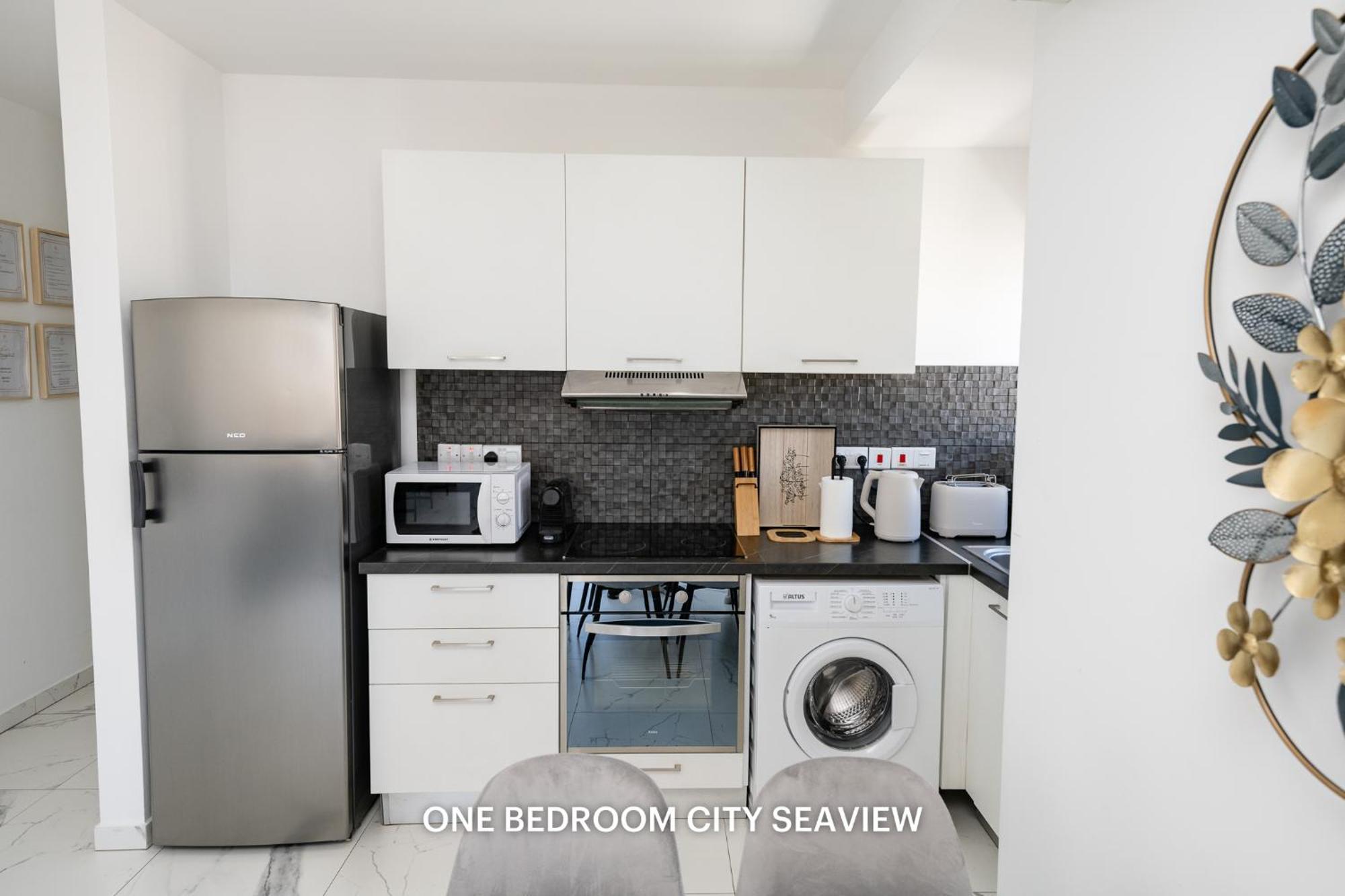 Lazuli Seaview Apartments 2Bdr Ларнака Экстерьер фото
